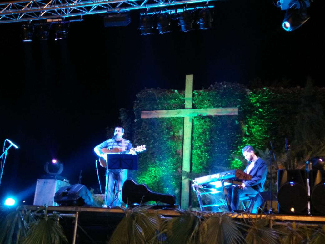 parrosanes's tweet photo. ¡Vale la pena dejarse llevar por Cristo! @delejucuenca #caminocontigo #asolasconDios http://t.co/b6bfmxOSIz