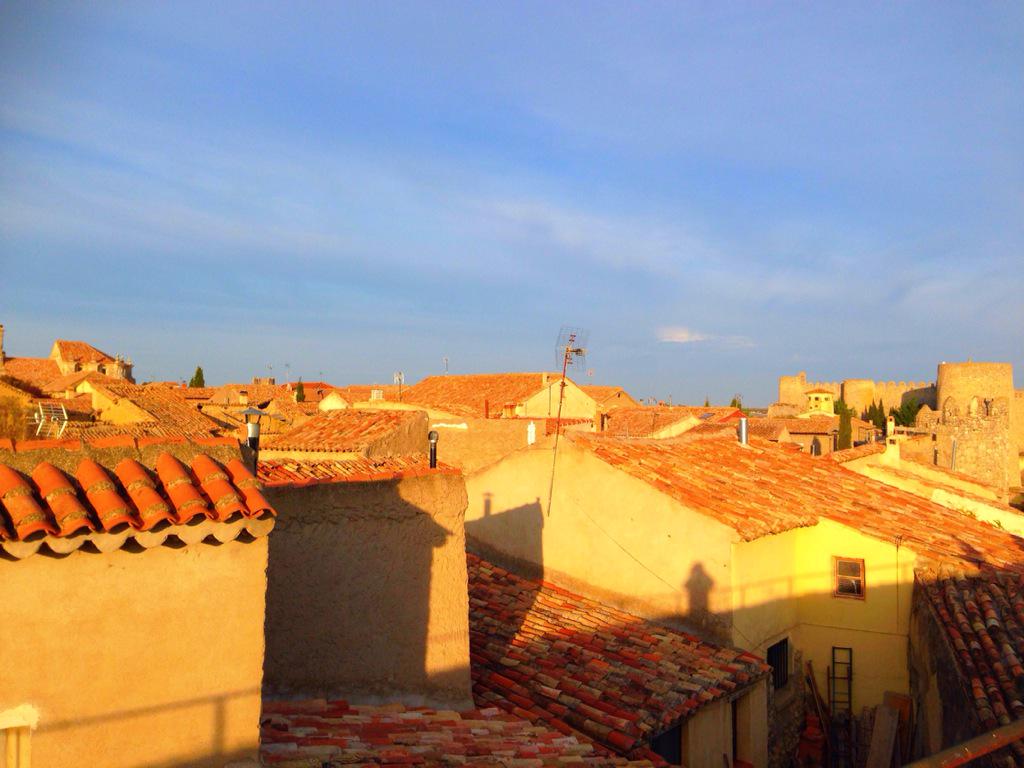 RT <a href="/libreriaprimera/">Primera Página</a>: En #Urueña, la villa del libro en España