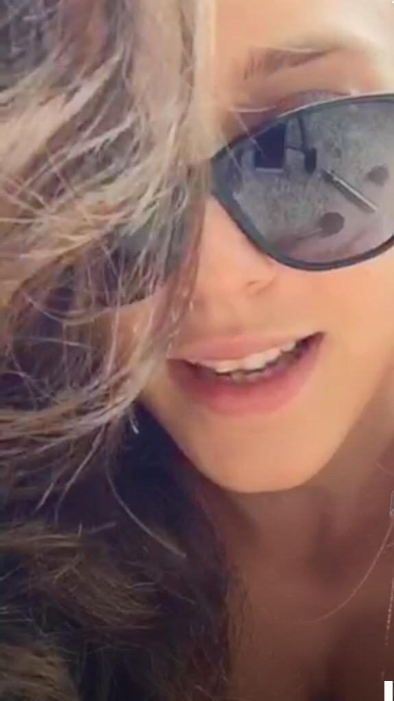 DDD_NYC's tweet photo. @MalenaMorgan #1stfullday #backyardbeauty #furminator #hoverboardtricks http://t.co/6V62T8oR3l