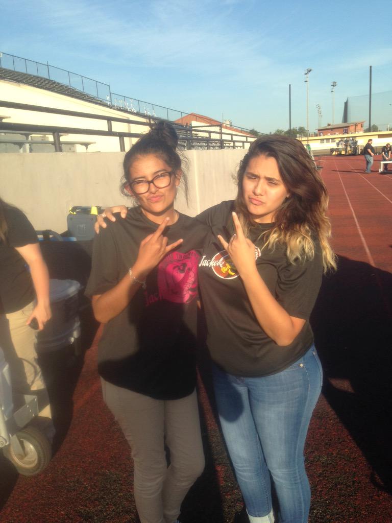 AhsAth's tweet photo. Anakaren came to visit her sister! 2 generations of Jacket Trainers!#JacketPrideNeverDies @AlvinHSJackets @AlvinISD http://t.co/vTz3TU5Jjz