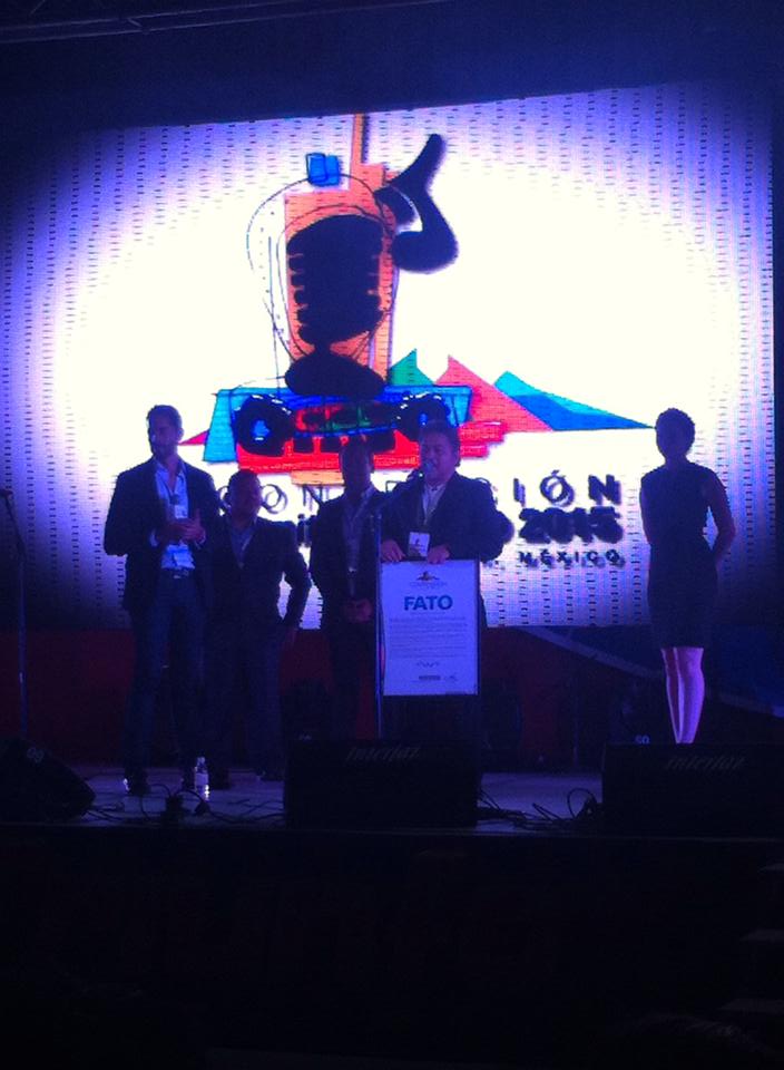 MabelPardave's tweet photo. Premios a Compositores en la #CML15 Reconocimiento a @FatoMusic http://t.co/ETWKPlQwca