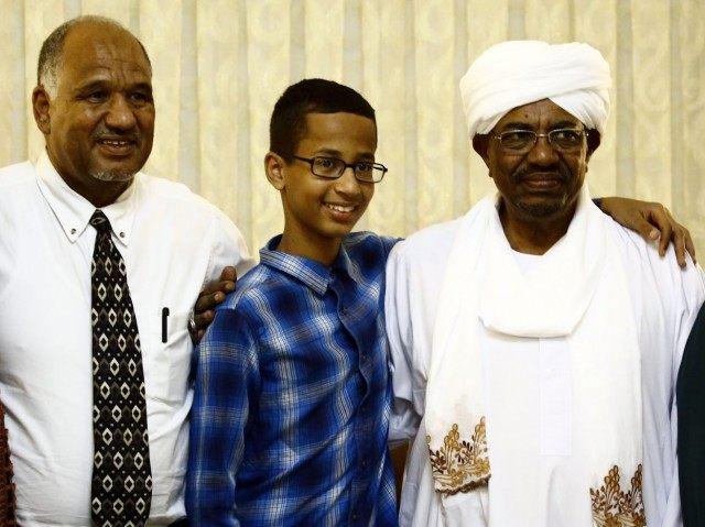 LindaSuhler's tweet photo. How Special For Him
#ClockBoy Hugs Sudan's Genocidal Theocrat
#RadicalIslam
http://t.co/bAcee54FM4
#tcot http://t.co/CV07hyD7HU