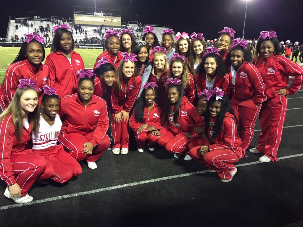 SPHSCheer2022's tweet photo. We ❤️ our homecoming queen!! 👑 #sphscheer #gostallions http://t.co/S3F7rvqZZV