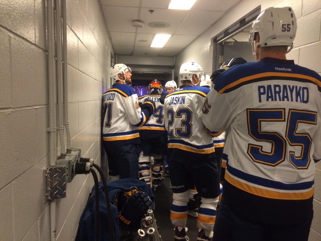 StLouisBlues's tweet photo. Let's do this. #STLvsVan #OurBlues http://t.co/acNHjMWp1w