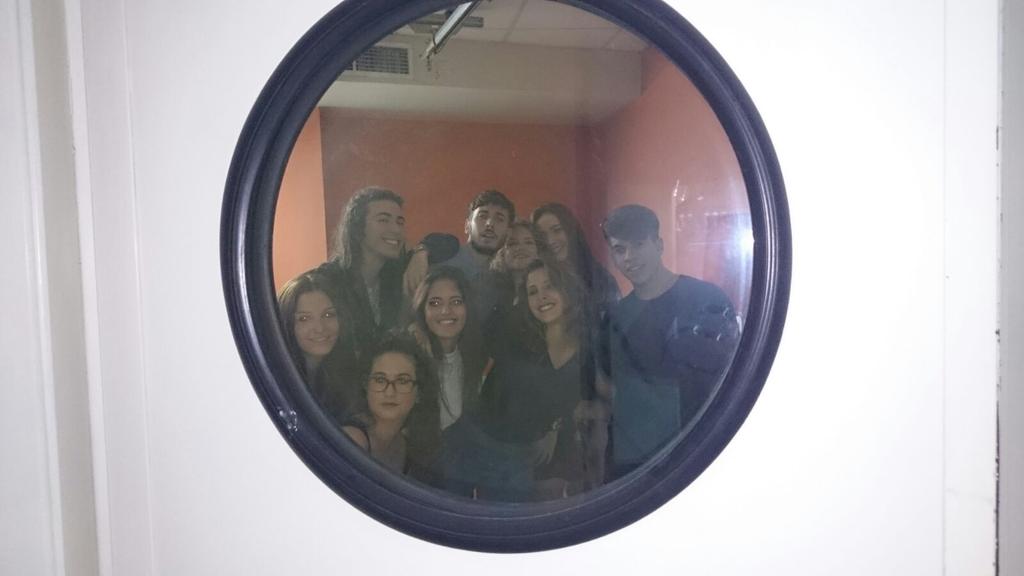 gemaschn's tweet photo. Resumen de nuestra tarde en TV! #Tv #7rm #GentecomoTu #platós #Camaras #maquillaje #fjay #mikimartz #Balletbeysa http://t.co/iclsZ1yqwh
