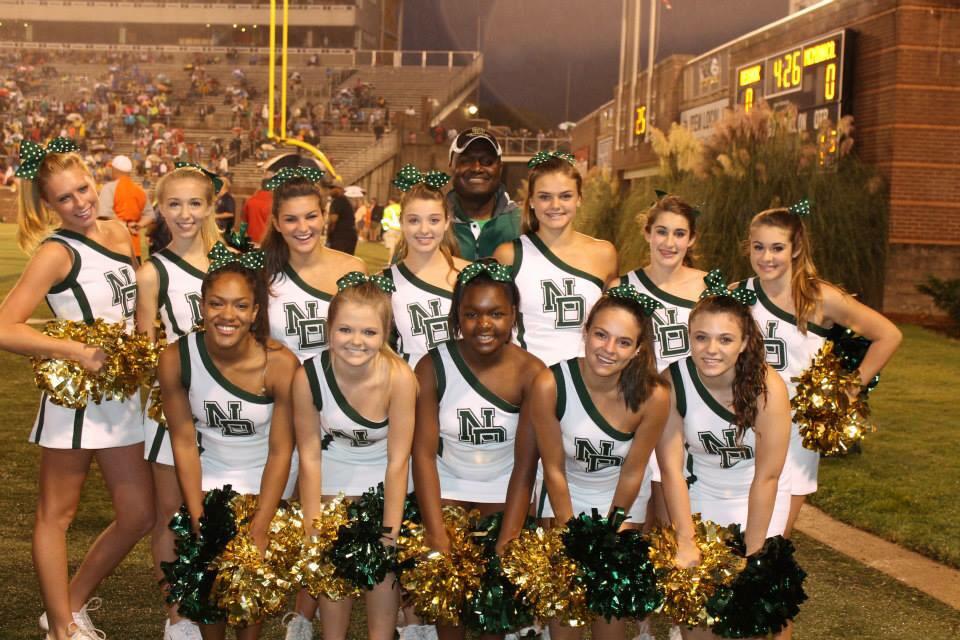 NicoleMBlohm's tweet photo. So sad I won't be able to cheer on my fav school tonight I'll always love all my cheering girls🍀 #beatsignal http://t.co/d1b0QJQyQu