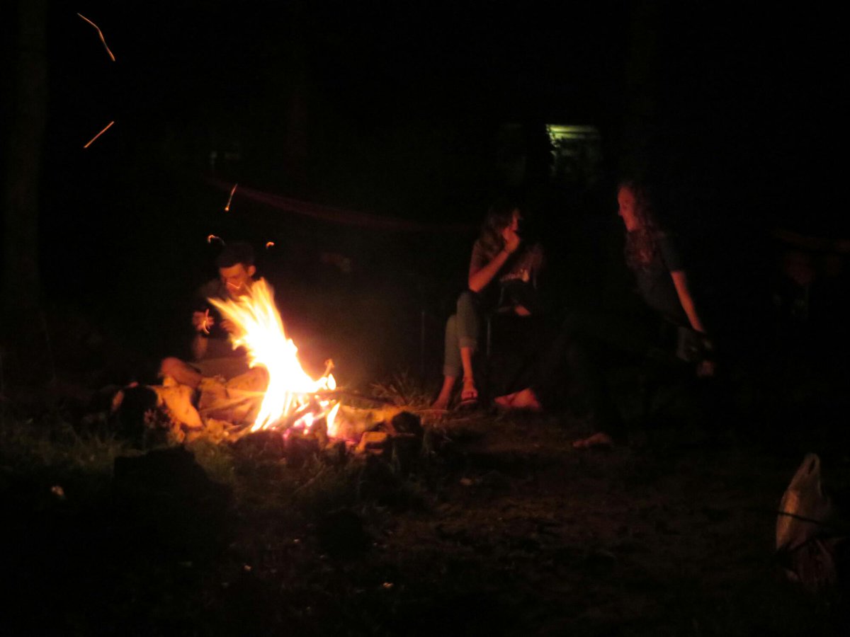 theoutdoore's tweet photo. Great night for a little campfire and some good people // #theOE #theoutdoorexplorer #exploreverday #outdoors #exp... http://t.co/JC7VCJJezU