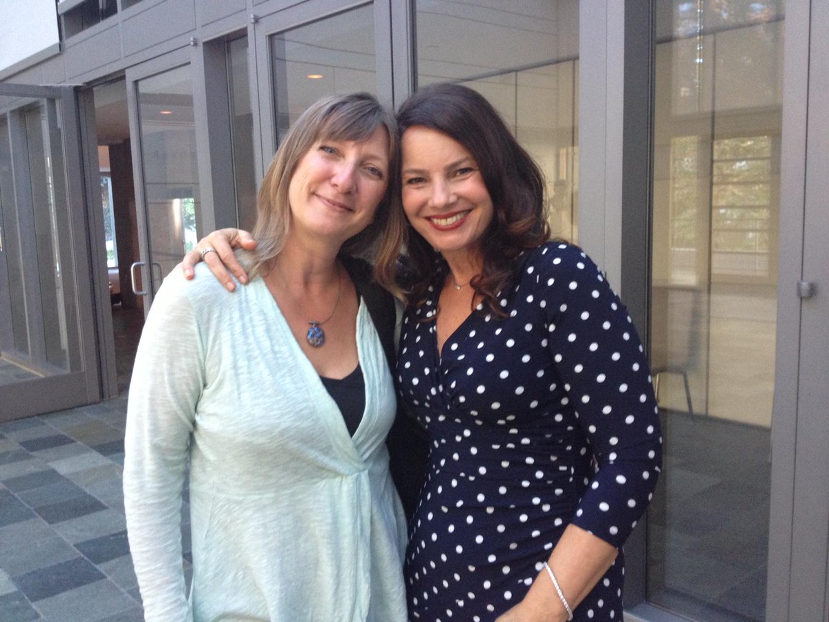 safecosmetics's tweet photo. <3 to @frandrescher for sharing her story of #cancer survival to inspire healthy living @cancerschmancer #TrashCancer http://t.co/xmOTLtx75w