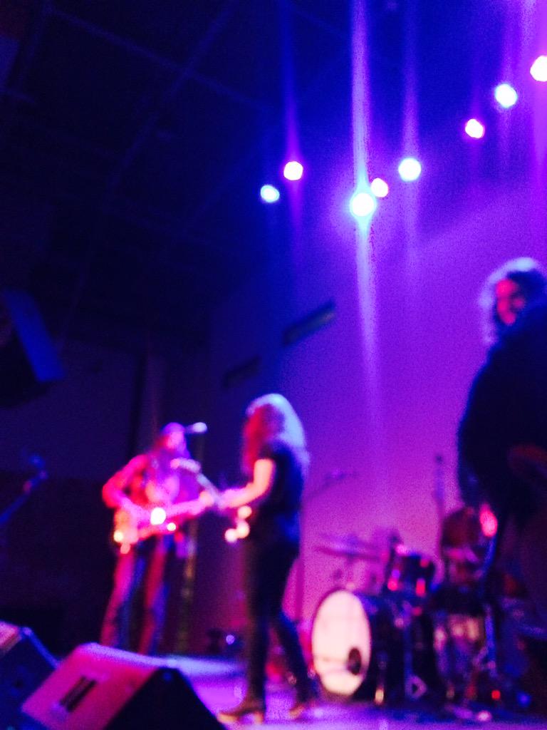 jennnumanzor's tweet image. Throwback to this giant green balloon and some rad, live music. #missingChicago