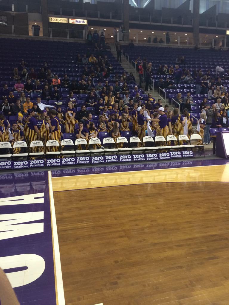UNIManagers's tweet photo. Who's ready for some Madness?? #WeWantDunks http://t.co/tGlLHZ9L9S