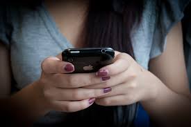 Lynch39083's tweet photo. Sexting: What K-12 Schools Should Know http://t.co/WkWSRdmN6Q #ednews #sexting #technology http://t.co/BaJYCM1FwF