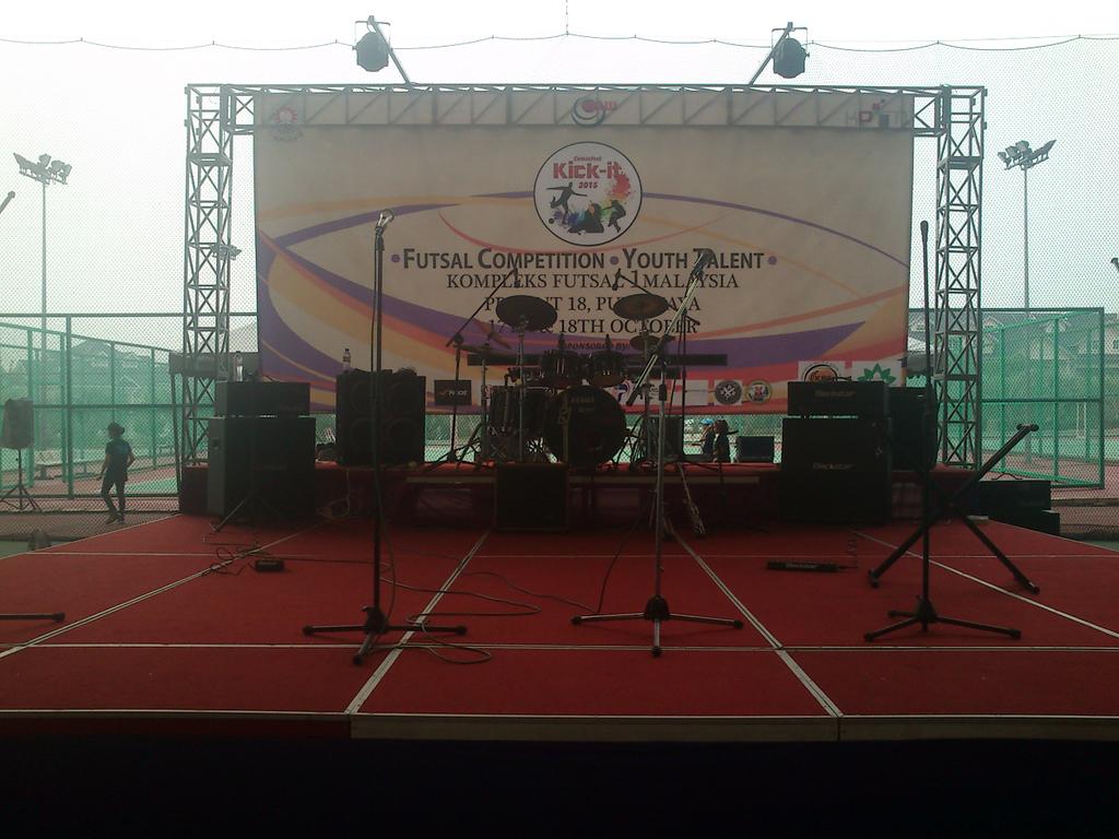 HungerFest2016's tweet photo. Good morning everyone! Are you ready to #kickit2015?!! Live update from Kompleks Futsal 1Malaysia #FComMS http://t.co/immhmqh7dY