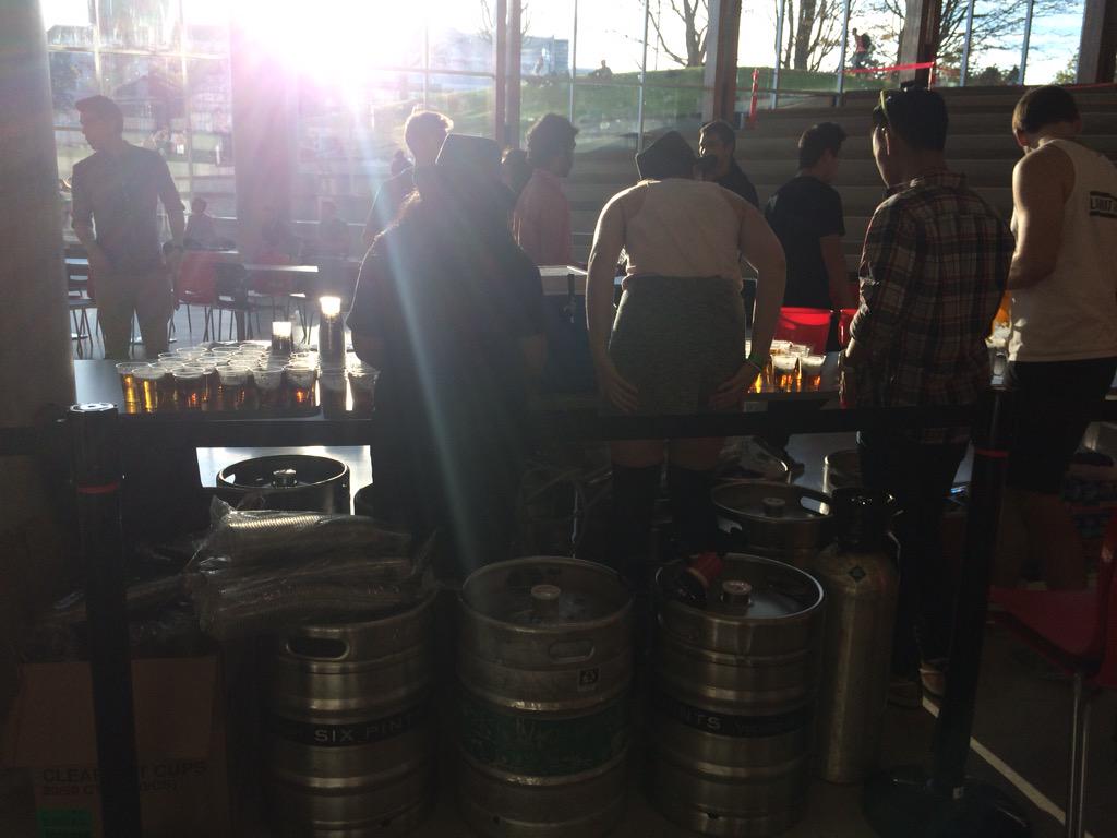 POITS_Sauder's tweet photo. Doors are open! Drinks are served! 🍻🍻 #HeySauder #POITS @granvillebeer http://t.co/DEtA5WrGsM