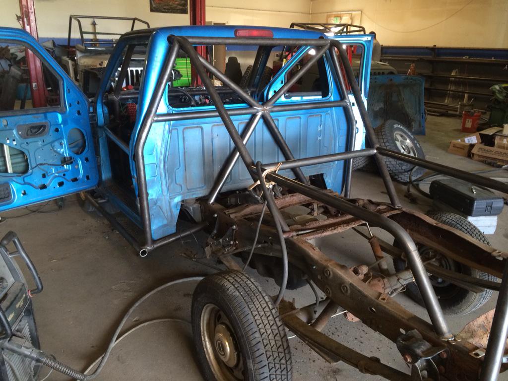 dnd_offroad's tweet photo. Doing cage stuff @dnd_offroad #downndirty #DND #ford #cage #weld http://t.co/Oh4d5xVX6C
