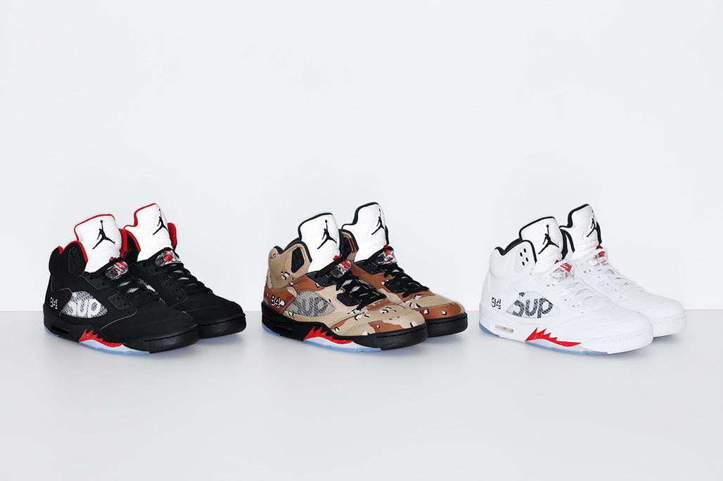 ComplexSneakers's tweet photo. Sneakerheads had ZERO CHILL after today's Supreme x Air Jordan drop: http://t.co/qz6nirdNWL http://t.co/VYmxyq7xds