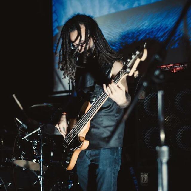 cconductorband's tweet photo. Drew playing @FenderCustom 5 string #bass @GlobeTheatreLA on #sept 24 . #october #29 @theVIPERroom at 9:30. http://t.co/LukifnAIf9