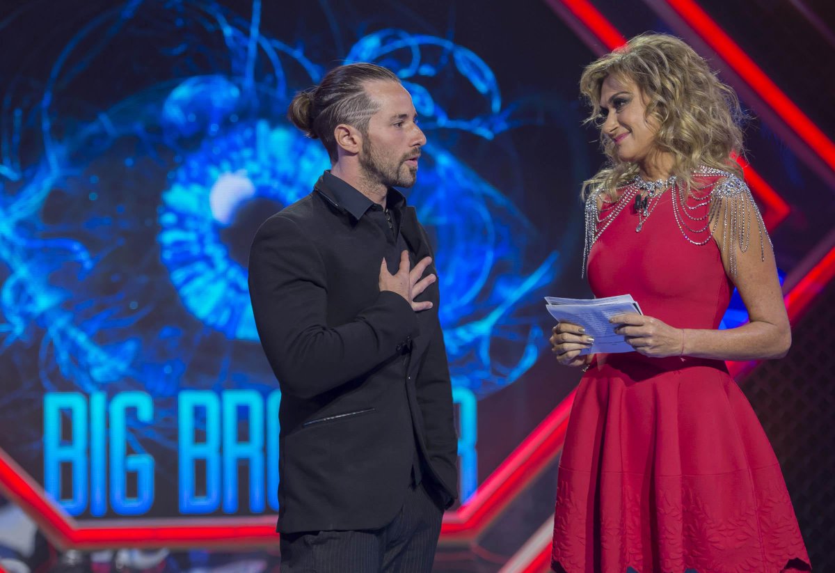 TUPrensa's tweet photo. #BBRudo y #BBShira tuvieron una falsa salida y pronto regresarán a @BigBrother_PM http://t.co/pVYfd28iQ7