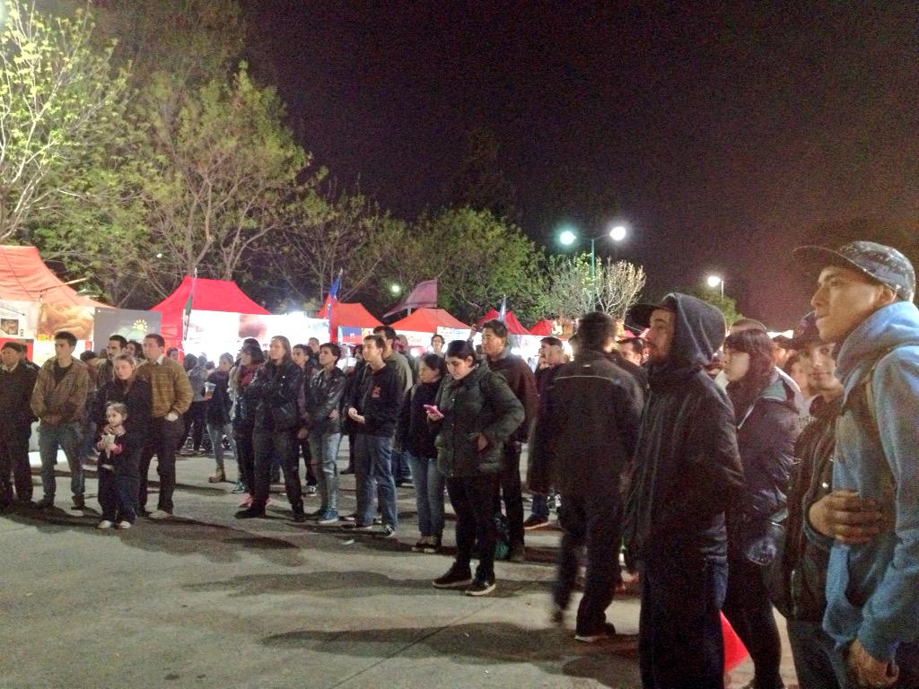 BarbieriVero's tweet photo. Te esperamos en la #FeriaDeLasColectividades #VillaAdelina ahora tocan bandas locales en #BandaVL @jorgemacri http://t.co/1O7LTmt3H7