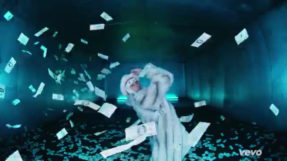 say_cookiee's tweet photo. The backstreet boys want their outfits back #HeyEverybodyMusicVideo @5SOS http://t.co/Ktohb0KLrS