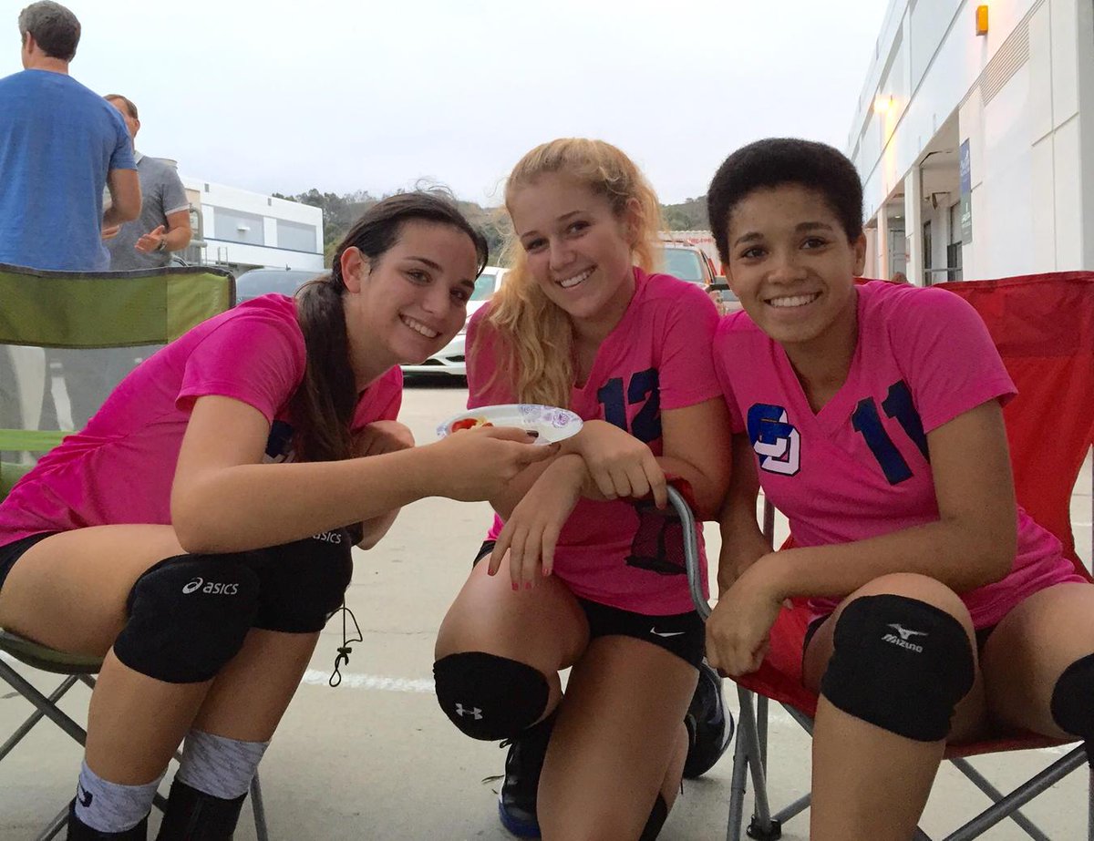 ljcdvb's tweet photo. Quick 2-0 win in match two. Oaks Christian will be match three in just a little while. http://t.co/BM4Bxk5MPm