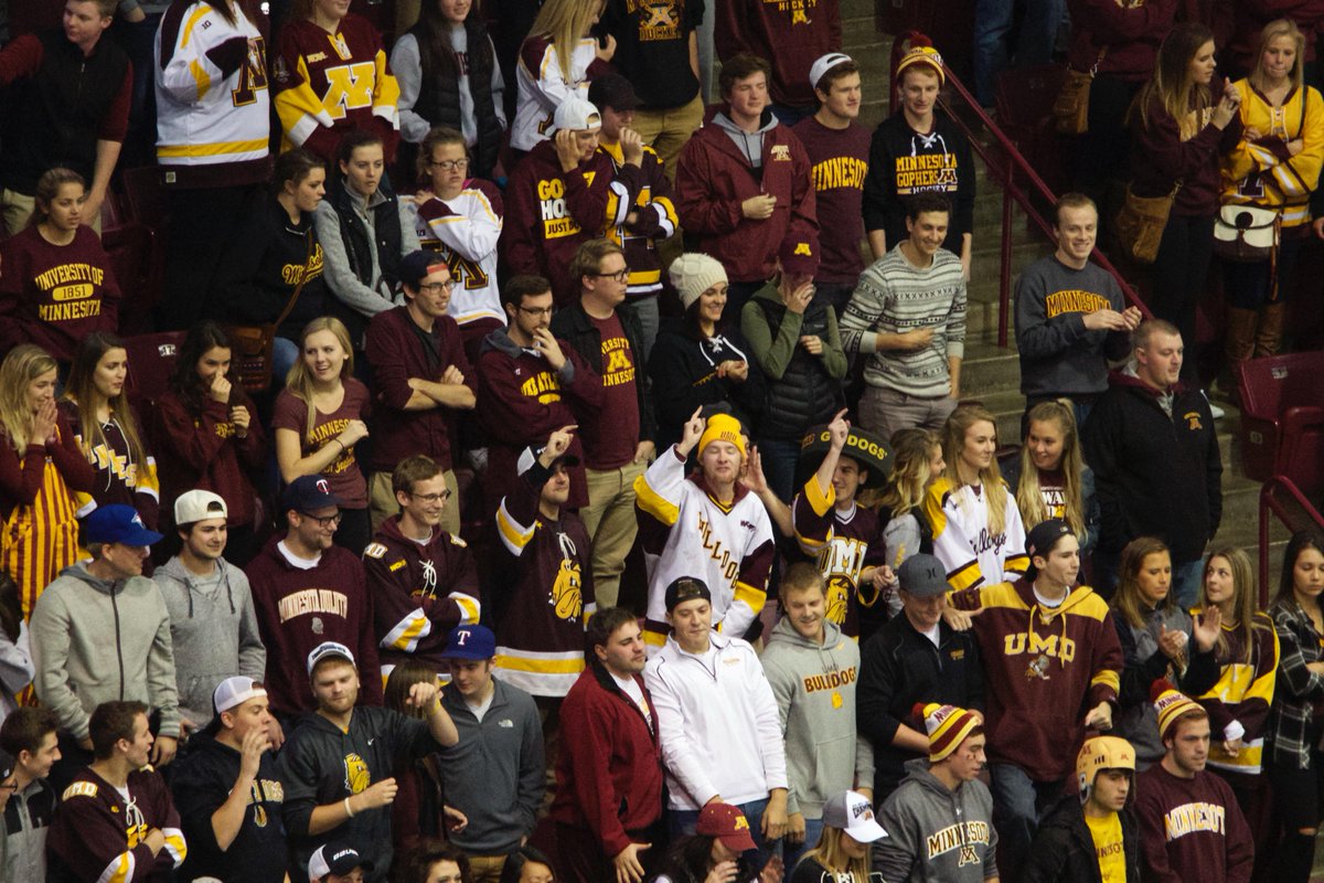 Thebarksports's tweet photo. I spy some bulldogs out in the crowd at Mariucci. @UMDMensHockey http://t.co/dXIWt8hkGs