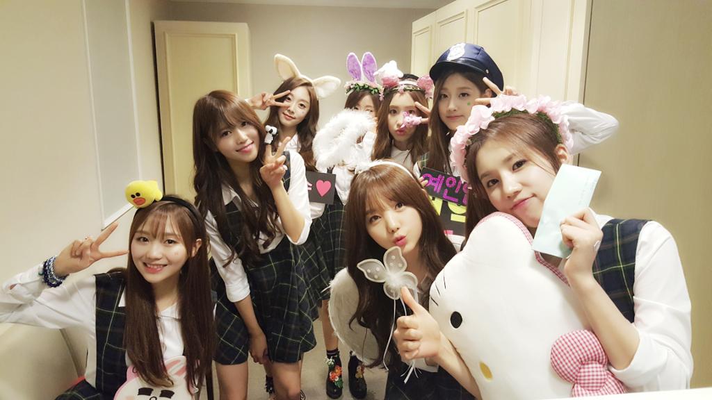 [#Lovelyz] 날씨 좋은 주말! 러블리즈 멤버들과 함께한 시간 어떠셨나요? 오늘 인천에서 있는 공연에서도 힘찬 응원 해주셔야해요^^ #팬사랑_하면_러블리즈