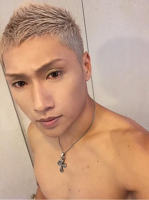 ゴールデンボンバー ダルビッシュ研二 32歳バースデー写真