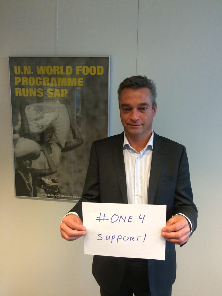 RichardPosthuma's tweet photo. #one4 Support http://t.co/Iamqft29rs
