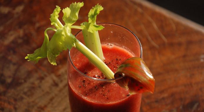patsybakedthis's tweet photo. Stoners can #brunch - Marijuana infused Bloody Mary. #cocktails http://t.co/3CEvbQYDX1 @SmokingWithStyl http://t.co/tGMvuueo6h