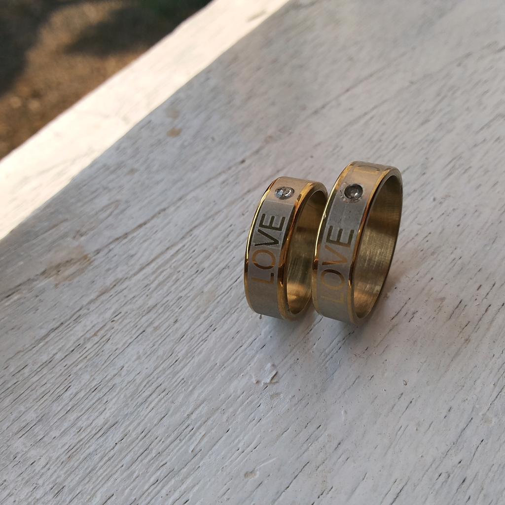 Cincin titanium pasangan bisa pakai nama,bahan anti karat,order sms/WA 082133033999,Cek
facebook.com/pages/Pusat-Mo…