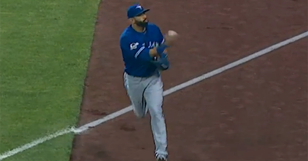 theScore's tweet photo. VIDEO: Blue Jays' Jose Bautista teases Royals fans with souvenir ball. 

Savage, Jose! http://t.co/Ct3yIGy93z http://t.co/s7APOOKKAE
