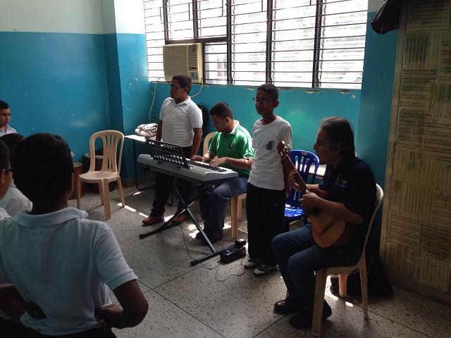 ModBrailleLara's tweet image. NO HAY LÍMITES PARA NOSOTROS
EN BRAILLE TOCAMOS CUATRO Y TAMBIÉN CANTAMOS