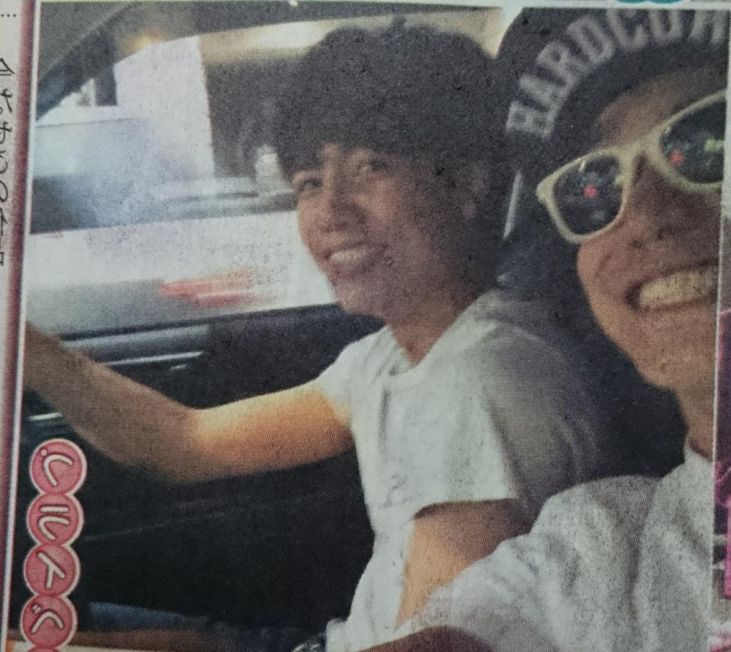 lomidive's tweet photo. サタジャニなんかえ？外車？とか思ったけど反転してなっとく、、笑
しげちゃん運転で花月に向かう先輩錦戸
なんて楽しそうな(о´∀`о) http://t.co/MqWdvREyF7