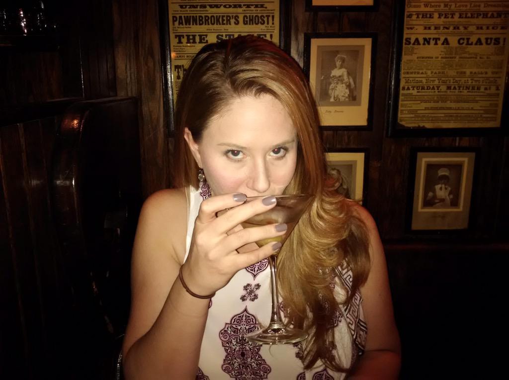 MFNQTKatie's tweet image. Gotta love an extra dirty dry vodka martini up! #tryingtohavefun #vodka