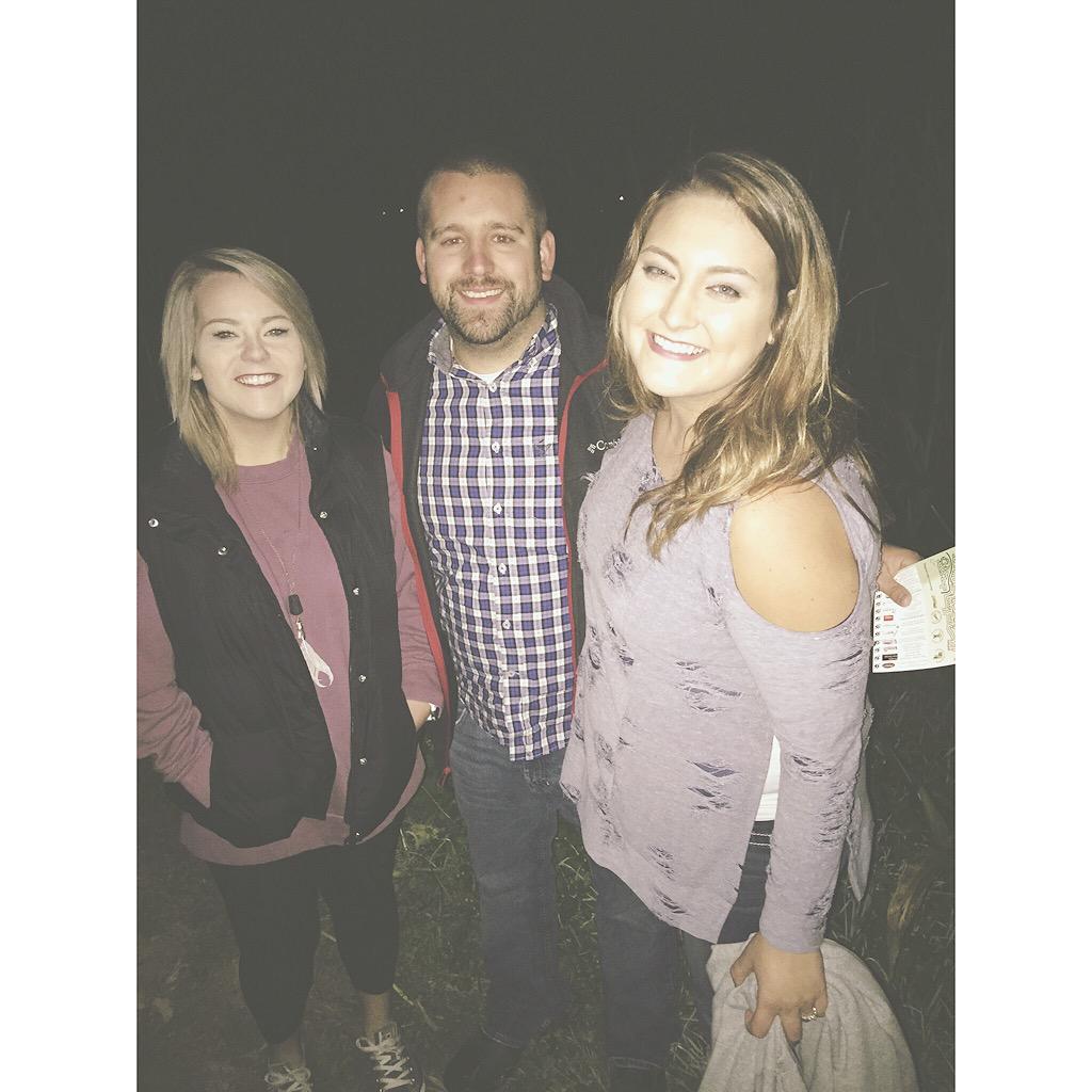 McAFLEEK's tweet photo. Even tho @GarrettReese22 hates me and @Karls_Barkley12 pushed me in the corn(x2) #TRIO #FOR #LYFE #thirdwheelingit http://t.co/BuOlLJgunl