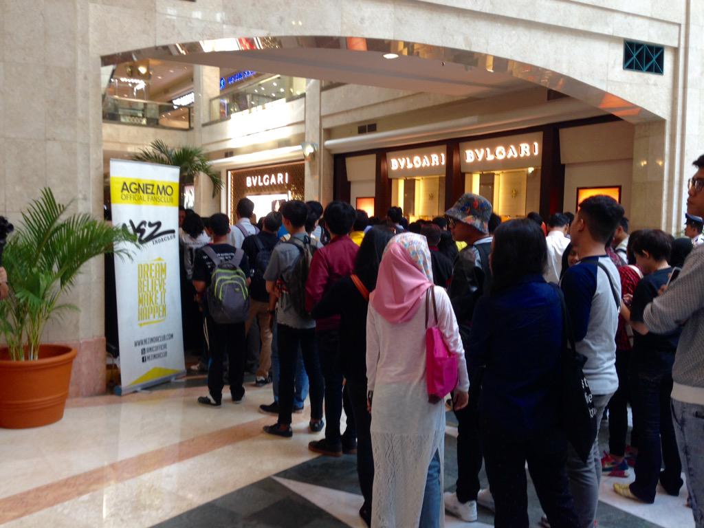 Wah NEZindaClub lagi pada tuker kaos untuk gathering <a href="/AnyeOfficial/">Anye Official</a> nih di PS! i #AMAnye17Oktober