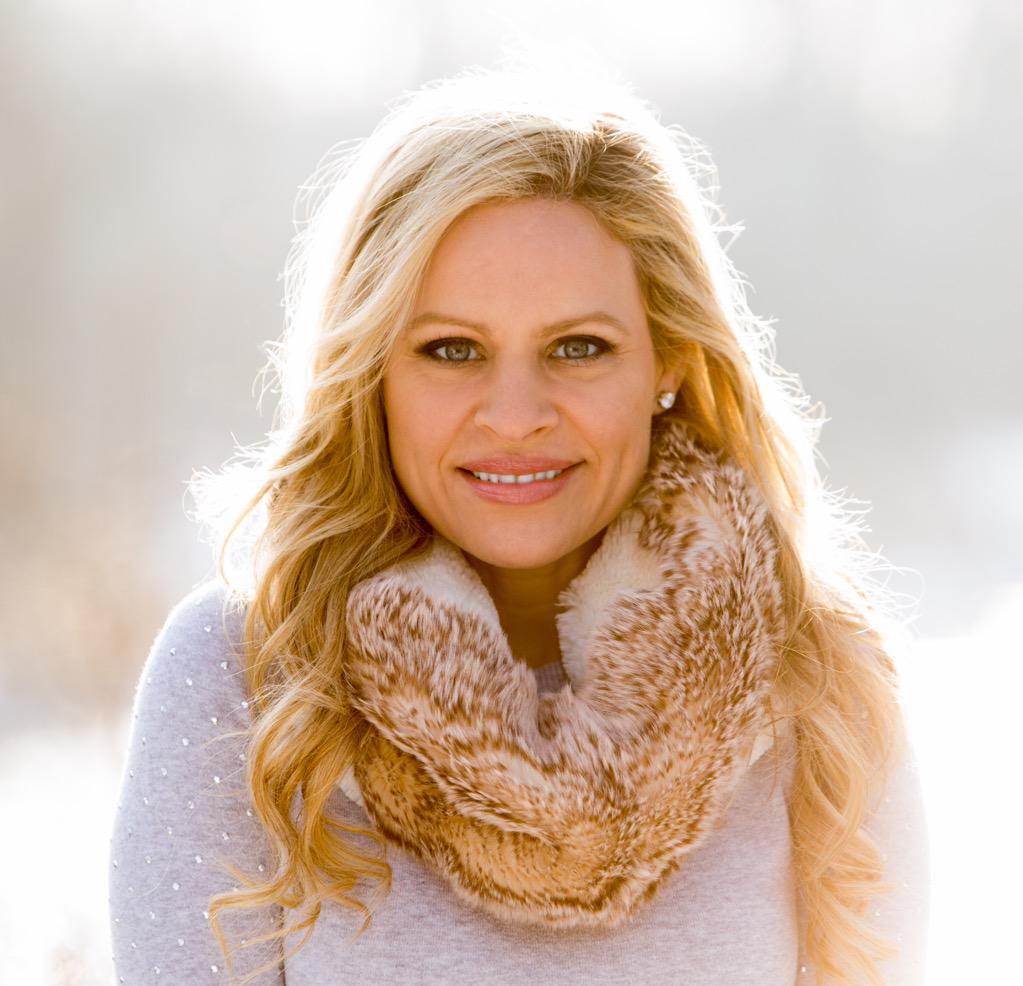 jaykennethphoto's tweet photo. The cold weather around the corner! @LauraMason #model #fashion #boise #boisephotographer #jaykenneth #blonde #photo http://t.co/mIqqAeQyDG