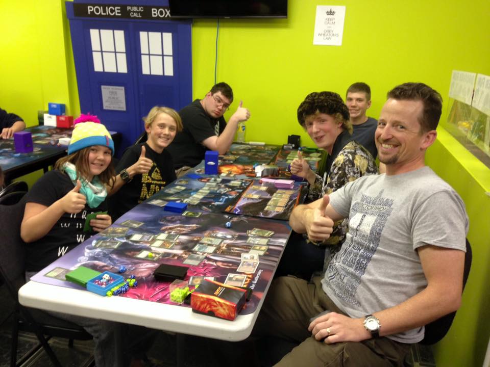 MSFunAndGames's tweet image. What a great group at the store tonight!! #fridaynightmagic  #fridaynightfun #gamesgamesgames #magicthegathering