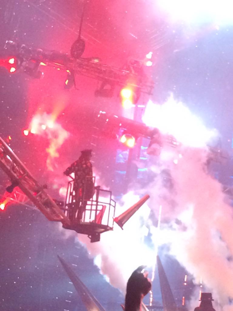 ButterflyDuo's tweet photo. #RIPMOTLEYCRUE #bridgeport http://t.co/CzX36yADiS