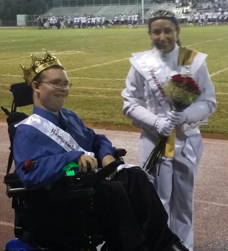 lexiinikoleee's tweet image. So cute i cant get over it!! #MDNRoyalty #VarsityZone @tylerbaldwin