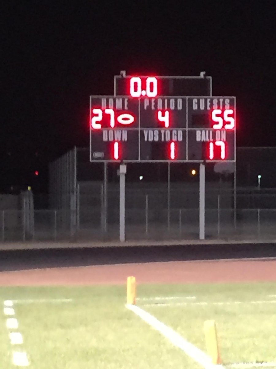 CoachDuplain's tweet image. Verrado Vipers defeat the Sierra Linda Bulldogs to stay undefeated.
. #VarsityZone @tylerbaldwin