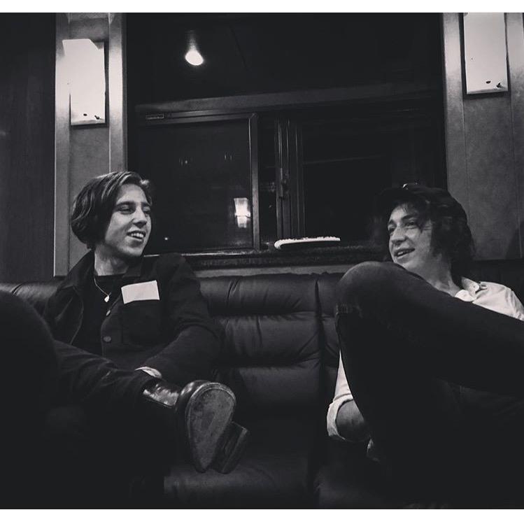 Catfish&theBottlemen on Twitter "💺 Bob 🍕 http//t.co/4hgOqkUVdw"