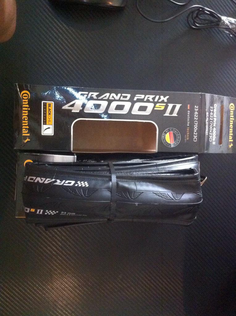 Ready stock Continental GP 4000 S II 700x23c new #fnfjb #fpjb #rbjb <a href="/velomixbikeshop/">Velomix Bike Shop</a> @iamanggapermana <a href="/hatebikes18/">WahyuAdyaKusuma</a>