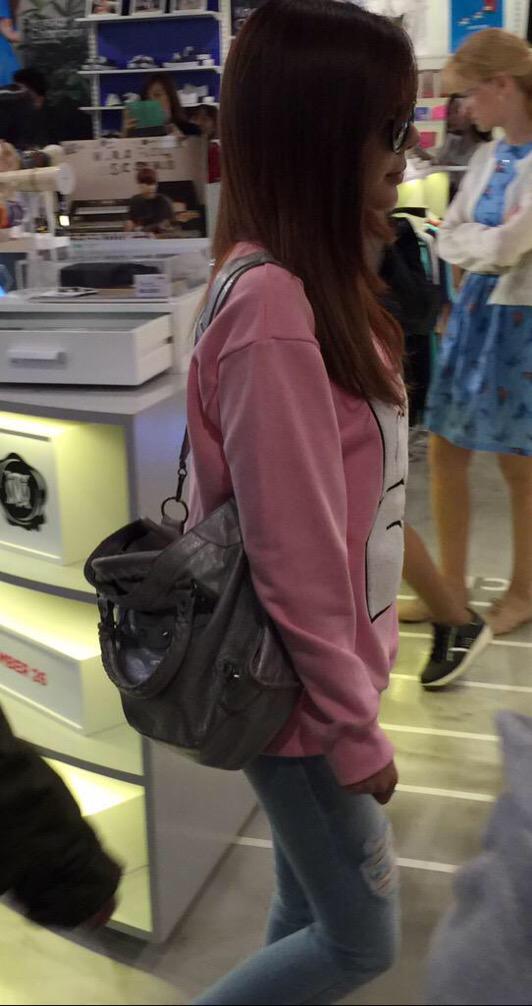 [PIC][17-10-2015]Sunny xuất hiện tại SM COEX vào chiều nay CRfyqTIUsAAtBQW