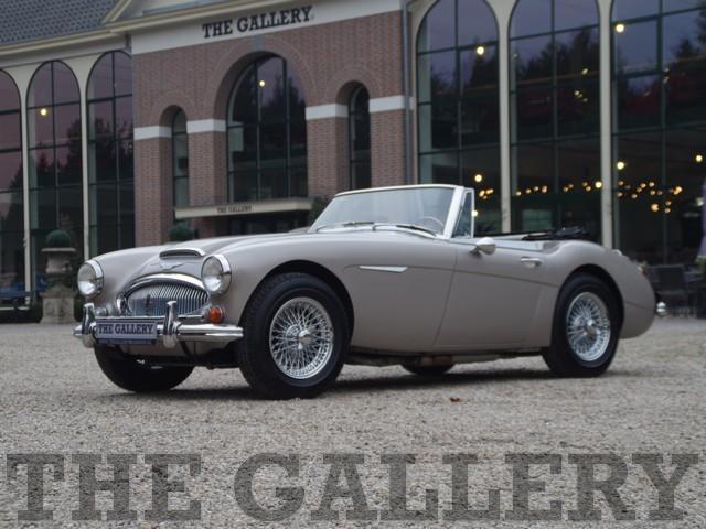 New arrival: 1967 #Austinhealey 3000 MK3 Phase 2

bit.ly/1jtt9lB

#classicroadster #convertible