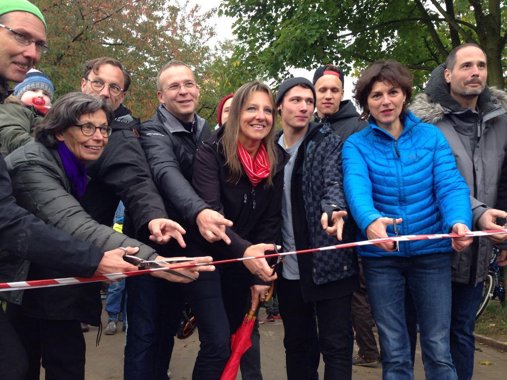 Nach dreimonatiger Bauphase ist der #Dirtpark #Kassel heute Mittag feierlich eröffnet worden. (eul) http://t.co/2acMHp5NHi