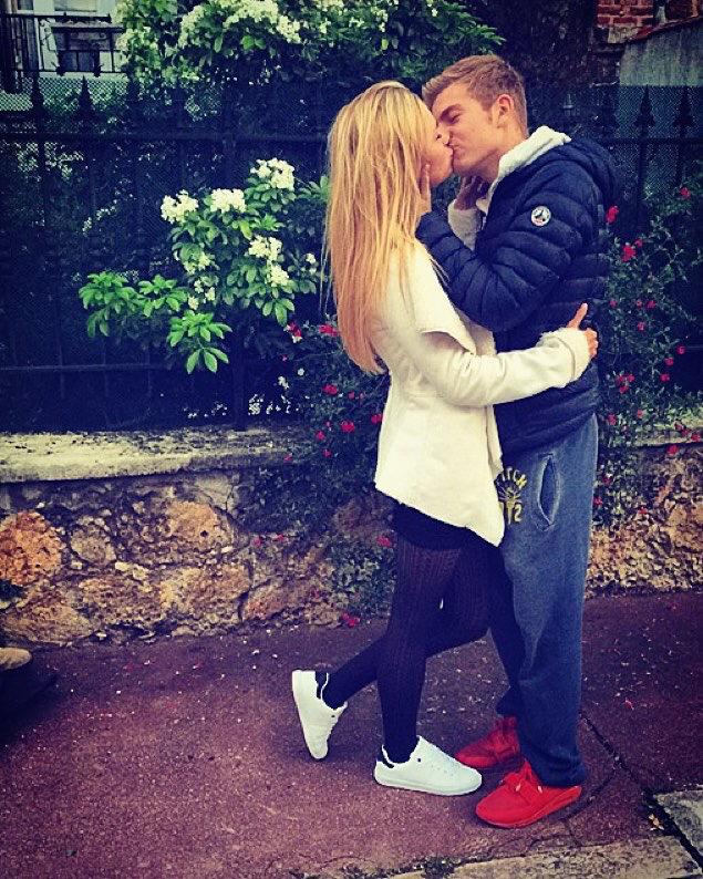 PostPerfCouples's tweet photo. L'amour dépasse tout autre sentiment. http://t.co/AjkucdYUhA