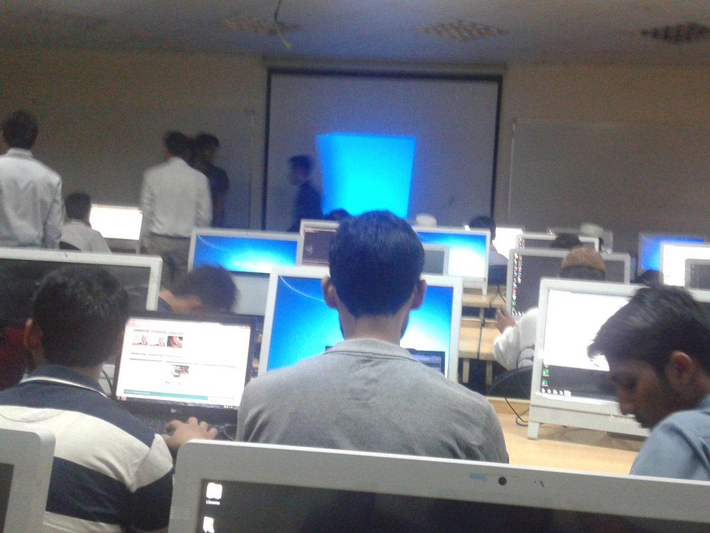Chamkanian's tweet image. Drupal practical session
#drupalcamppeshawar