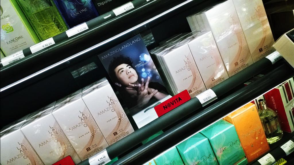 operachic tweet media