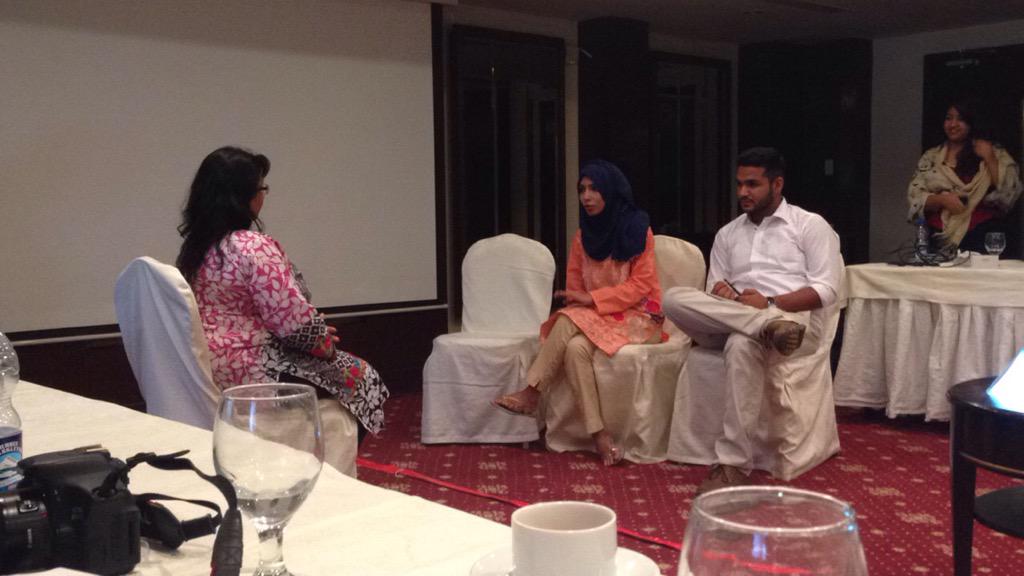 AzimaDhanjee's tweet photo. #YEStraining getting interested! @FSKamal being interviewed by @ZubSar @taha_mohammod
@yespkalumni βπΌοΈ http://t.co/v3g1QGZdRz